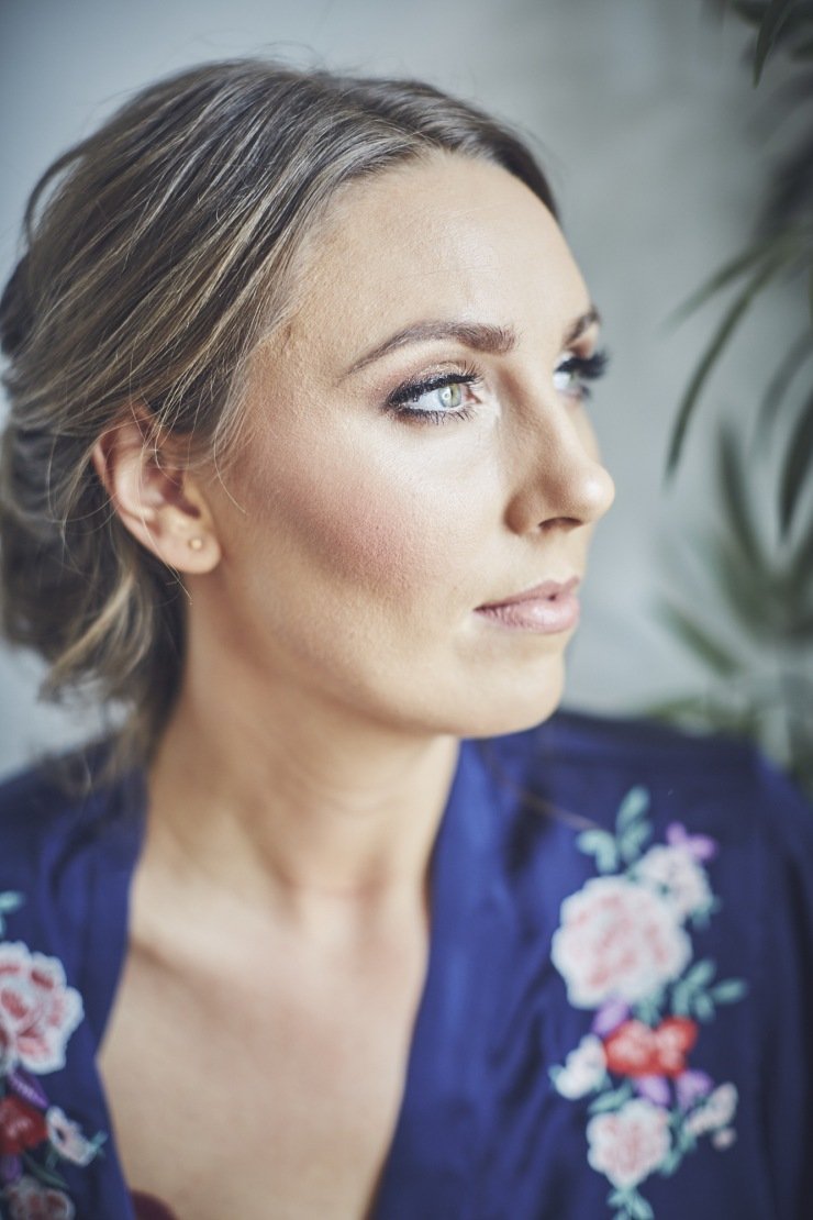 relaxed wedding photography at tunnels beaches in Devon