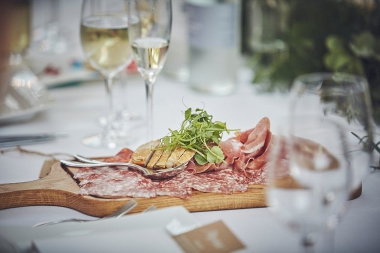 relaxed wedding photography at Rockbeare Manor wedding Devon